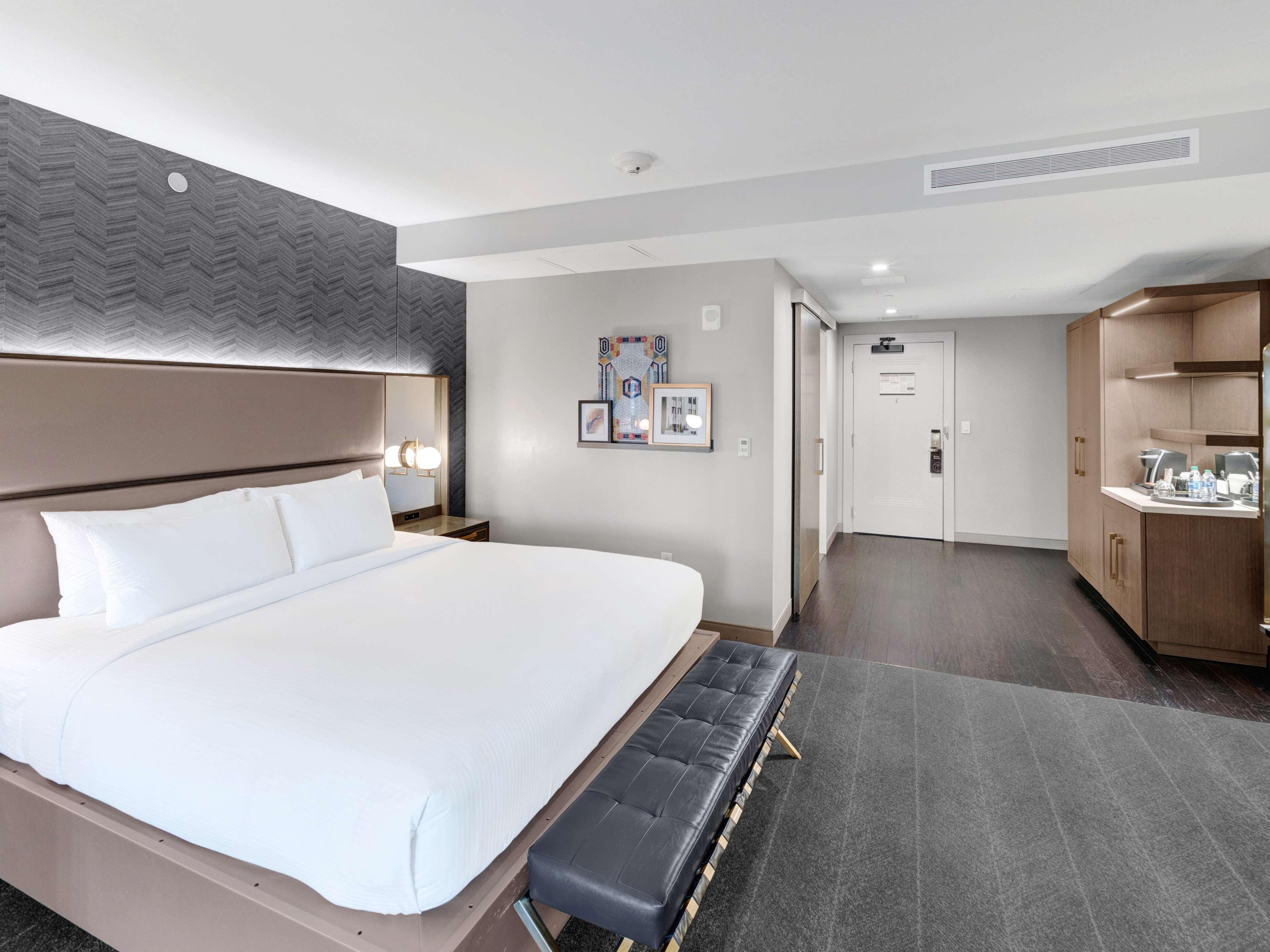 Tulsa Club Hotel Curio Collection By Hilton Exteriör bild