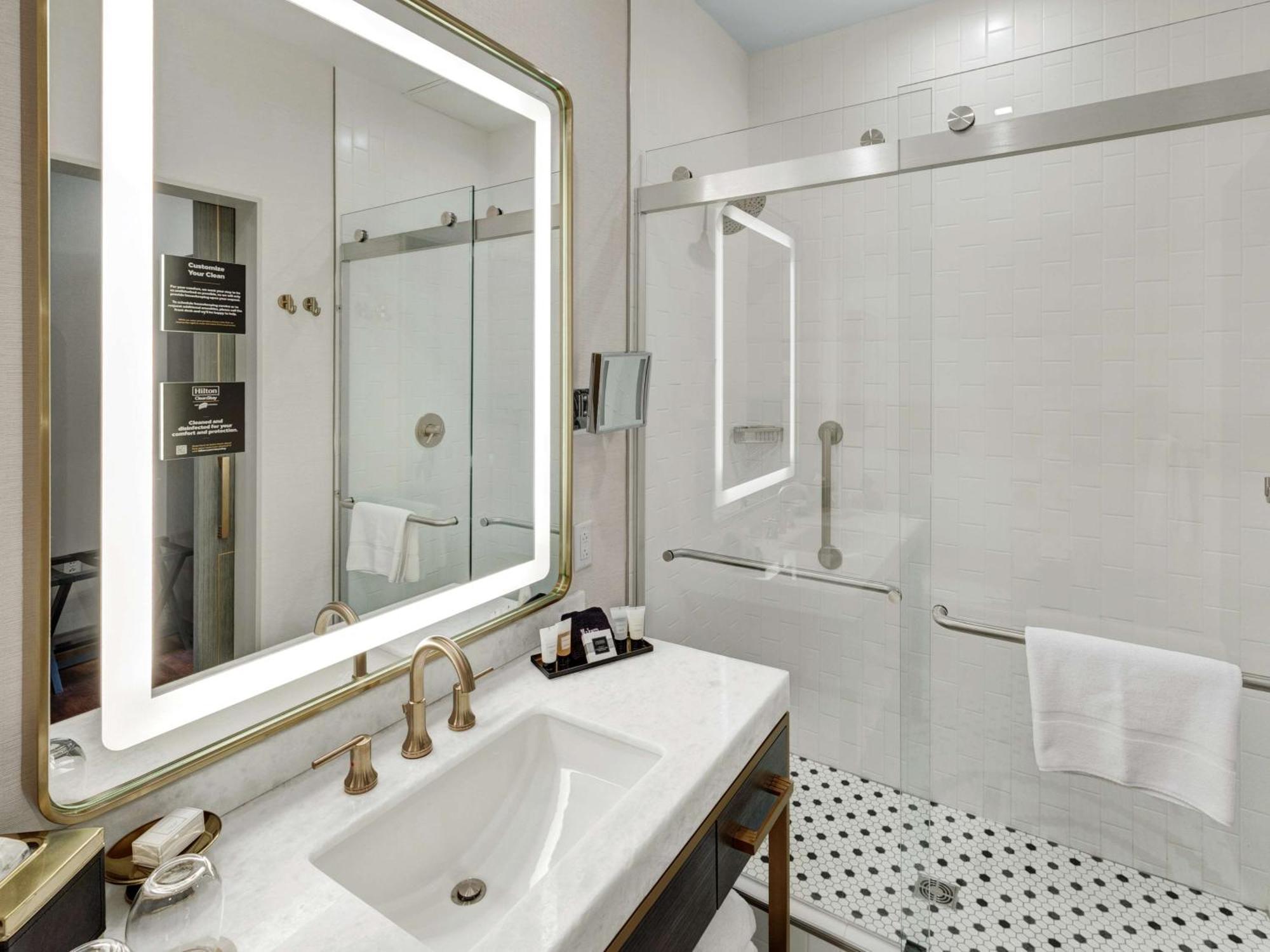 Tulsa Club Hotel Curio Collection By Hilton Exteriör bild